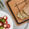 MEDIUM PRO CARVING BOARD WITH GROOVE NATURAL/SLATE
