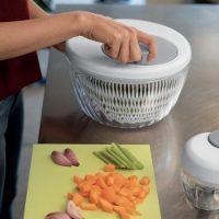 WHITE SALAD SPINNER W/LID CM 26 SPIN&STORE